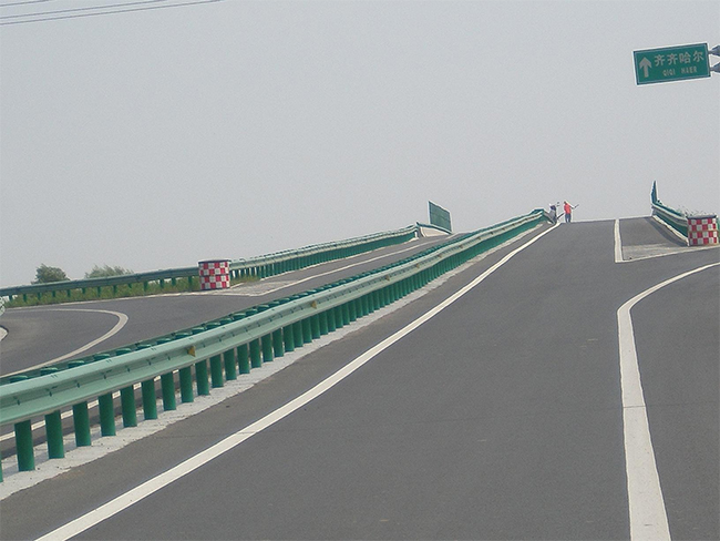 长治高速公路护栏的材质与规格